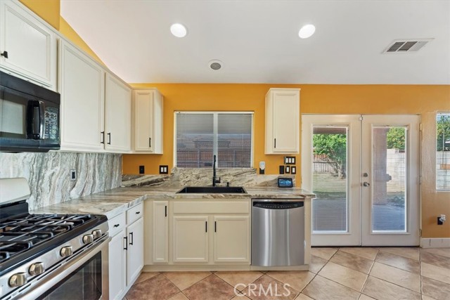 Detail Gallery Image 6 of 26 For 84108 Avenida Europa, Coachella,  CA 92236 - 4 Beds | 3 Baths