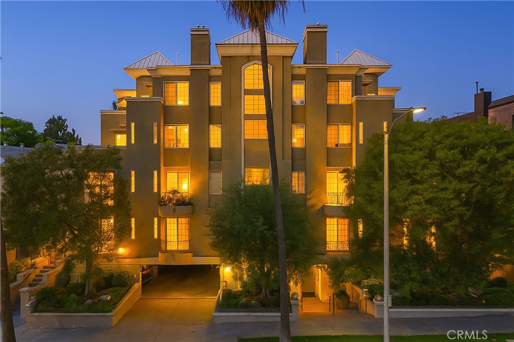 2349 S Beverly Glen Boulevard #201