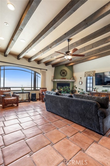 9075 Mesa Vista Street, Apple Valley CA: https://media.crmls.org/medias/0fa6dca7-a000-47bc-8fe4-88aee26a9426.jpg