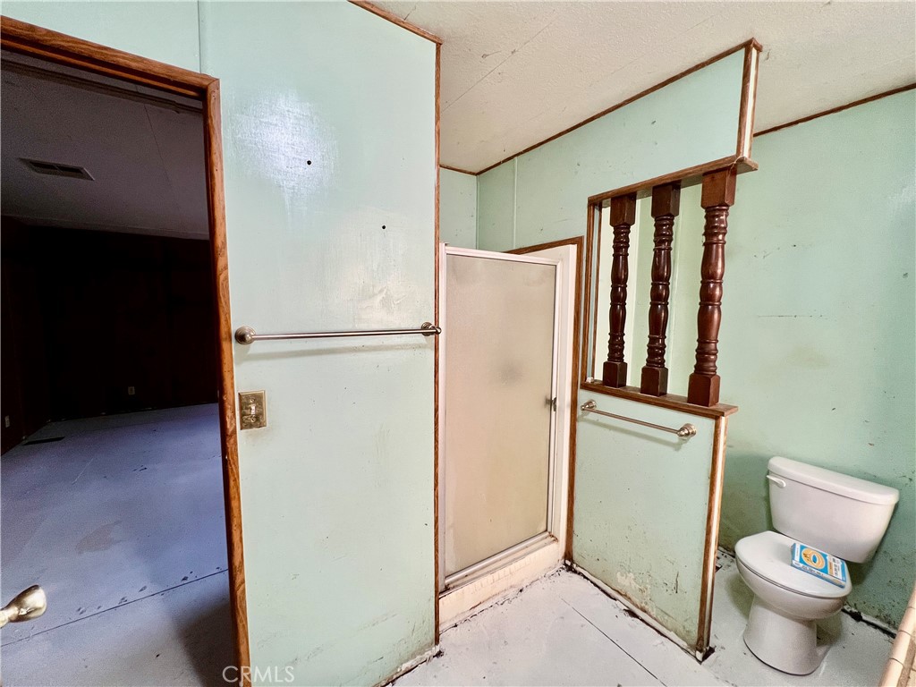 https://media.crmls.org/medias/0fa72e95-f7b1-466e-b5fb-a93cbb477bc2.jpg?preset=X-Large