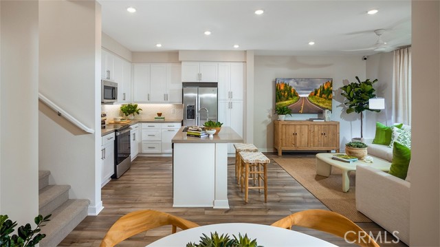 12951 Paradiso Drive, Eastvale CA: https://media.crmls.org/medias/0fa8cef8-a93c-49b1-a0ca-ecc8cd9da172.jpg