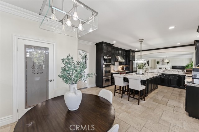 Detail Gallery Image 10 of 44 For 2634 Old Windmill Ct, Riverside,  CA 92503 - 5 Beds | 4/1 Baths