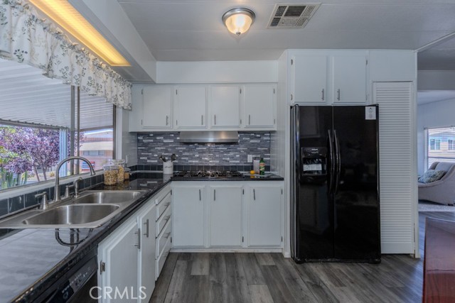 2851 Rolling Hills Drive, Fullerton CA: https://media.crmls.org/medias/0faa7ab6-801d-46bb-b884-e06cd3063beb.jpg