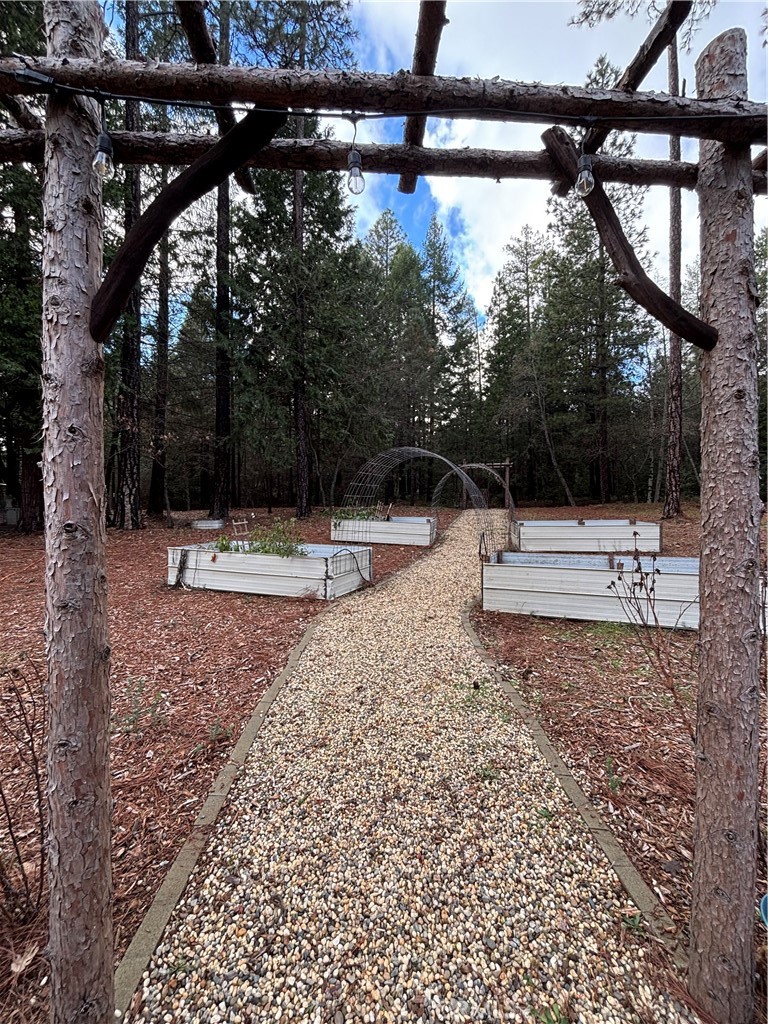 https://media.crmls.org/medias/0faadc9b-9c3b-46aa-a180-d10523676988.jpg?preset=X-Large