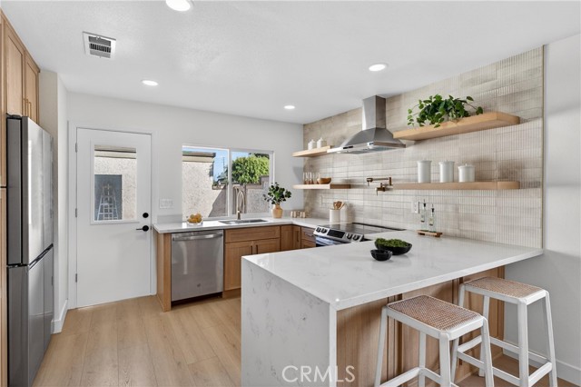 Detail Gallery Image 6 of 22 For 13972 Chelmsford, Westminster,  CA 92683 - 2 Beds | 1 Baths