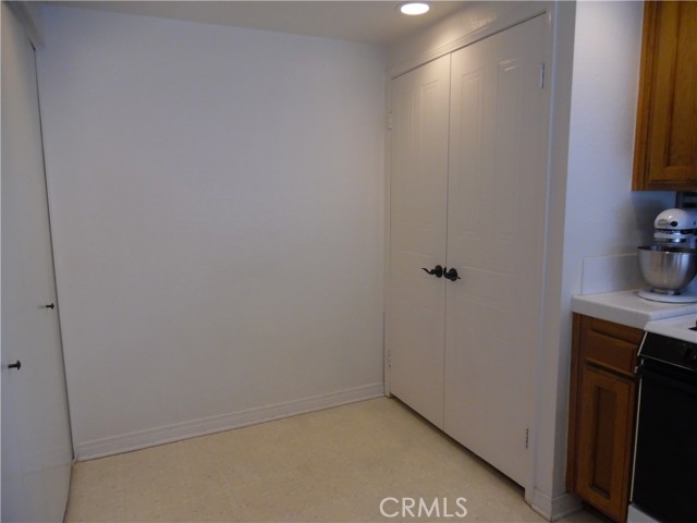 Detail Gallery Image 14 of 28 For 1806 Rory Ln #9,  Simi Valley,  CA 93063 - 2 Beds | 2/1 Baths