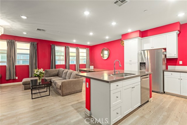 Detail Gallery Image 1 of 21 For 12814 Watt Ln #B,  Sylmar,  CA 91342 - 2 Beds | 2/1 Baths