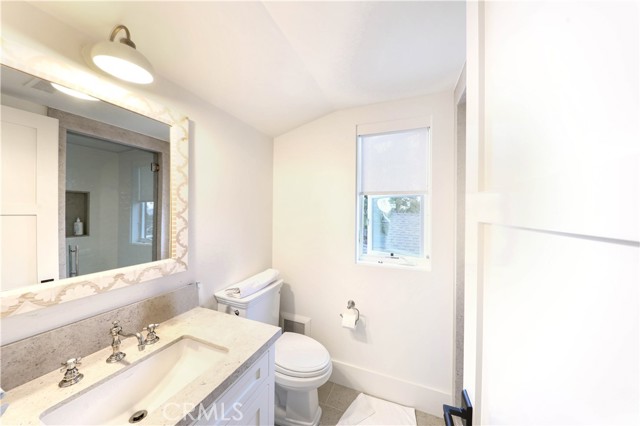 Detail Gallery Image 14 of 22 For 519 .5 Larkspur Ave, Corona Del Mar,  CA 92625 - 2 Beds | 2/1 Baths