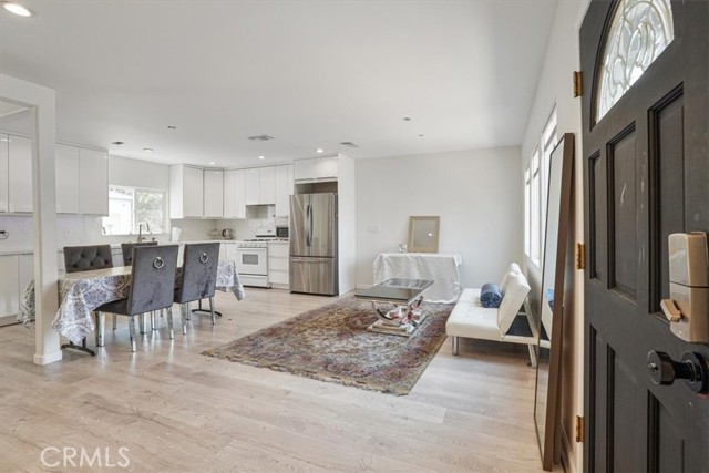 18352 Bessemer Street, Tarzana CA: https://media.crmls.org/medias/0faef04f-279a-4165-ae73-aca3f46e053e.jpg