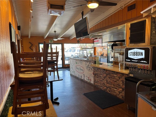 124 E Lincoln Ave, Orange CA: https://media.crmls.org/medias/0fafab53-6d5e-425d-9e78-9edb8f171208.jpg