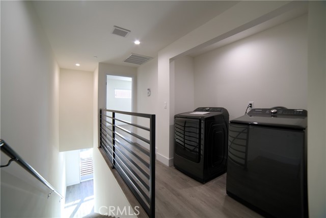 Detail Gallery Image 14 of 24 For 4559 Pickford St St #4559 1/2,  Los Angeles,  CA 90019 - 4 Beds | 4 Baths