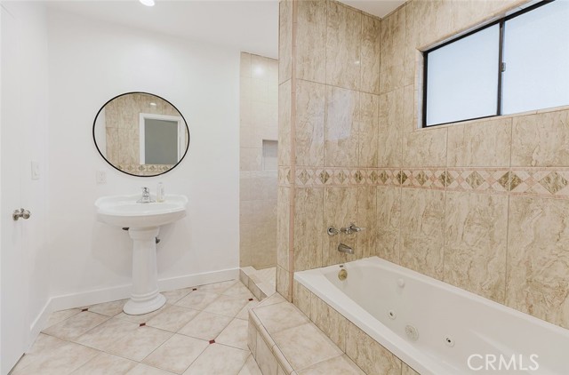 Detail Gallery Image 11 of 51 For 13631 Eldridge Ave, Sylmar,  CA 91342 - 4 Beds | 3 Baths