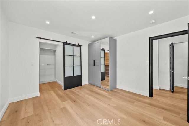 23427 Canzonet Street, Woodland Hills CA: https://media.crmls.org/medias/0fb06ea9-97d7-4530-a80a-ca730ad5058a.jpg