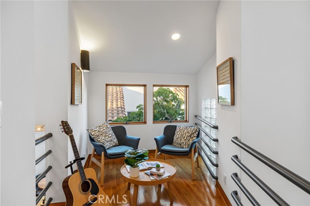 2704 Laurel Avenue, Manhattan Beach, California 90266, 4 Bedrooms Bedrooms, ,4 BathroomsBathrooms,Residential,Sold,Laurel,SB22216035