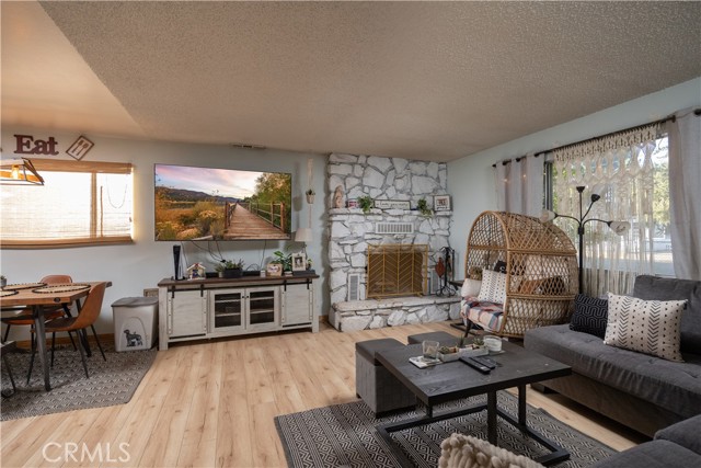 Detail Gallery Image 10 of 26 For 332 Grenfall Ln, Big Bear City,  CA 92314 - 3 Beds | 2 Baths