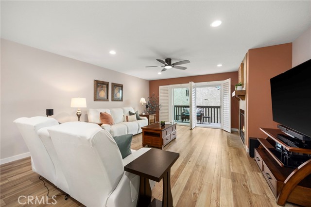 2299 N Legion Drive, Signal Hill CA: https://media.crmls.org/medias/0fb16528-4eb3-4d15-ab73-3734d2f8f81d.jpg