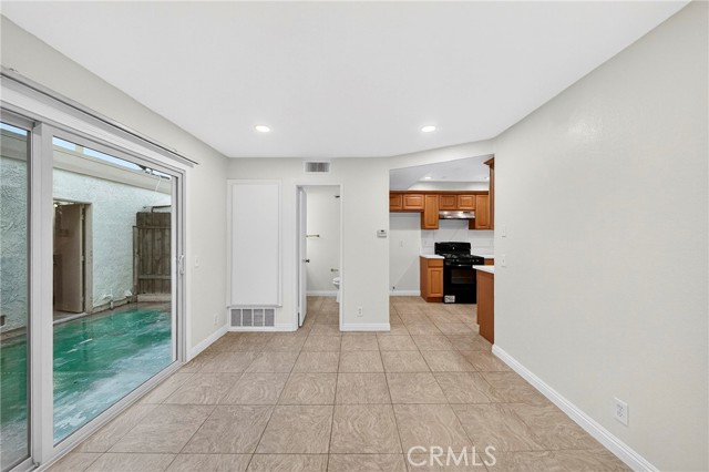 Detail Gallery Image 6 of 34 For 11360 166th #10,  Cerritos,  CA 90703 - 2 Beds | 1/1 Baths