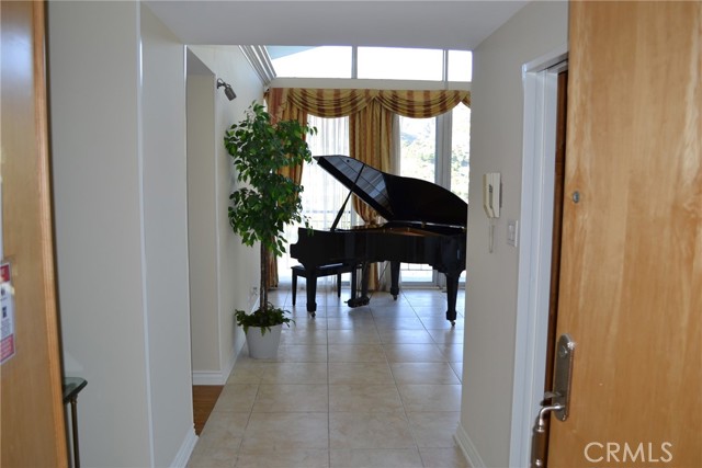 Detail Gallery Image 11 of 55 For 1155 N Brand Bld #1101,  Glendale,  CA 91202 - 3 Beds | 2 Baths