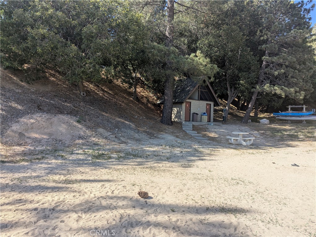 https://media.crmls.org/medias/0fb2524c-2f18-4a06-a95c-dde4315b0d48.jpg?preset=X-Large