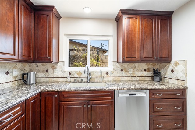 Detail Gallery Image 7 of 21 For 2206 Stinson St, Simi Valley,  CA 93065 - 3 Beds | 2 Baths