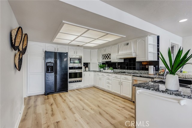 42768 Santa Suzanne Place, Temecula CA: https://media.crmls.org/medias/0fb3812e-1796-4bc4-8ef6-760369cc716c.jpg