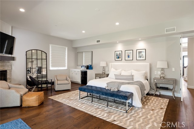 550 Helberta Avenue, Redondo Beach, California 90277, 5 Bedrooms Bedrooms, ,3 BathroomsBathrooms,Residential,Sold,Helberta,SB21204332