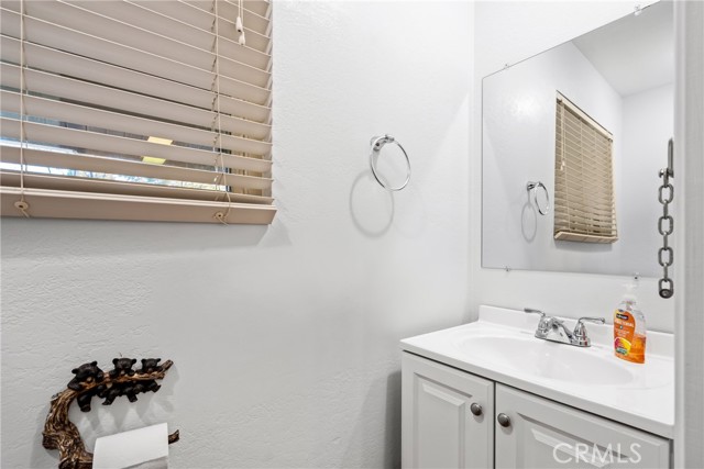 Detail Gallery Image 30 of 40 For 27919 St Bernard Ln, Lake Arrowhead,  CA 92352 - 4 Beds | 2/1 Baths