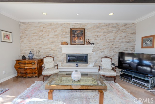 Image 3 of 75 For 30 Vivido St