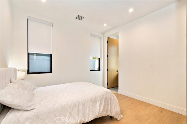 Detail Gallery Image 18 of 44 For 5347 Natick Ave, Sherman Oaks,  CA 91411 - 5 Beds | 5/1 Baths