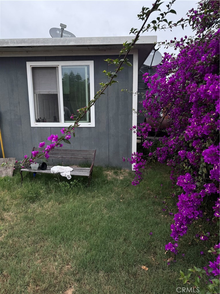 https://media.crmls.org/medias/0fb556f3-a59d-4789-b446-dfcdb3587a8d.jpg?preset=X-Large