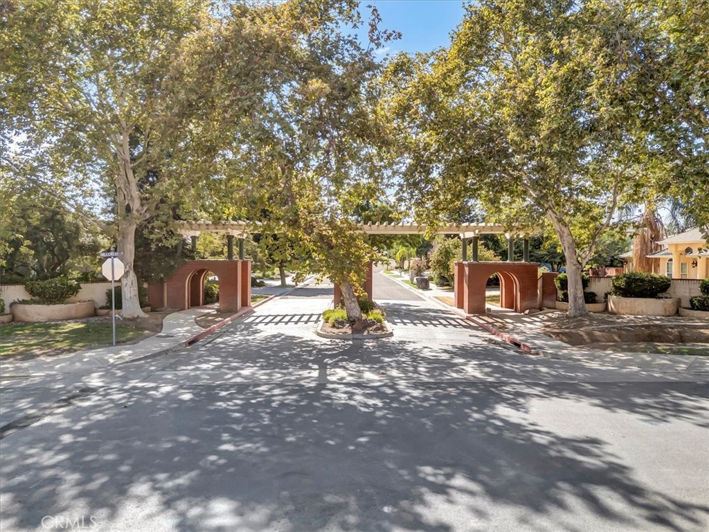 https://media.crmls.org/medias/0fb58828-aed8-4494-9598-69845c77f9c2.jpg?preset=X-Large
