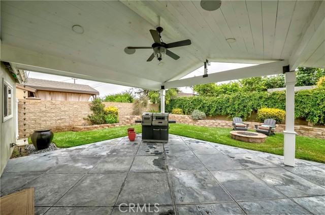 10252 Lorraine Lane, Cypress CA: https://media.crmls.org/medias/0fb61812-7c2b-4722-8f35-a996364d474c.jpg