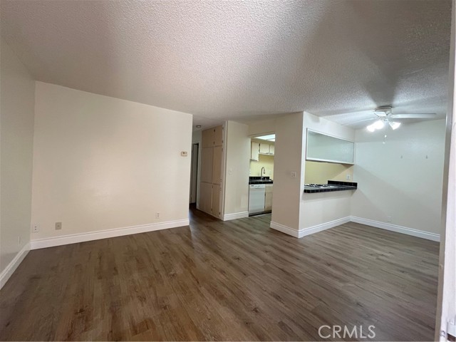 Detail Gallery Image 7 of 13 For 1168 E 10th St 103a,  Long Beach,  CA 90813 - 2 Beds | 2 Baths