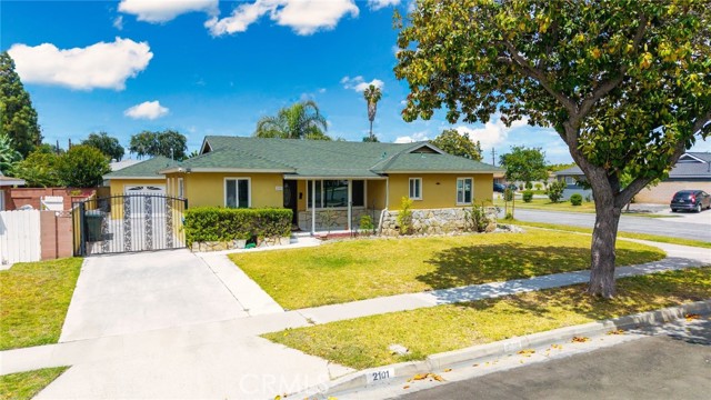 Detail Gallery Image 1 of 23 For 2101 W Gage Ave, Fullerton,  CA 92833 - 3 Beds | 2 Baths
