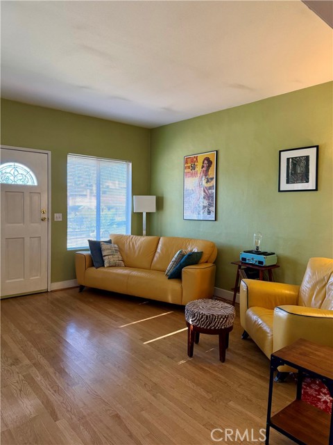 Detail Gallery Image 7 of 30 For 1607 Glenwood, Glendale,  CA 91201 - 2 Beds | 1 Baths