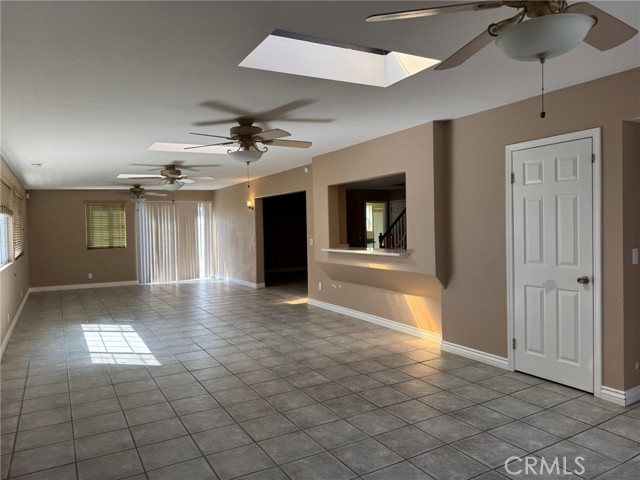 Detail Gallery Image 9 of 28 For 45712 Classic Way, Temecula,  CA 92592 - 4 Beds | 3 Baths