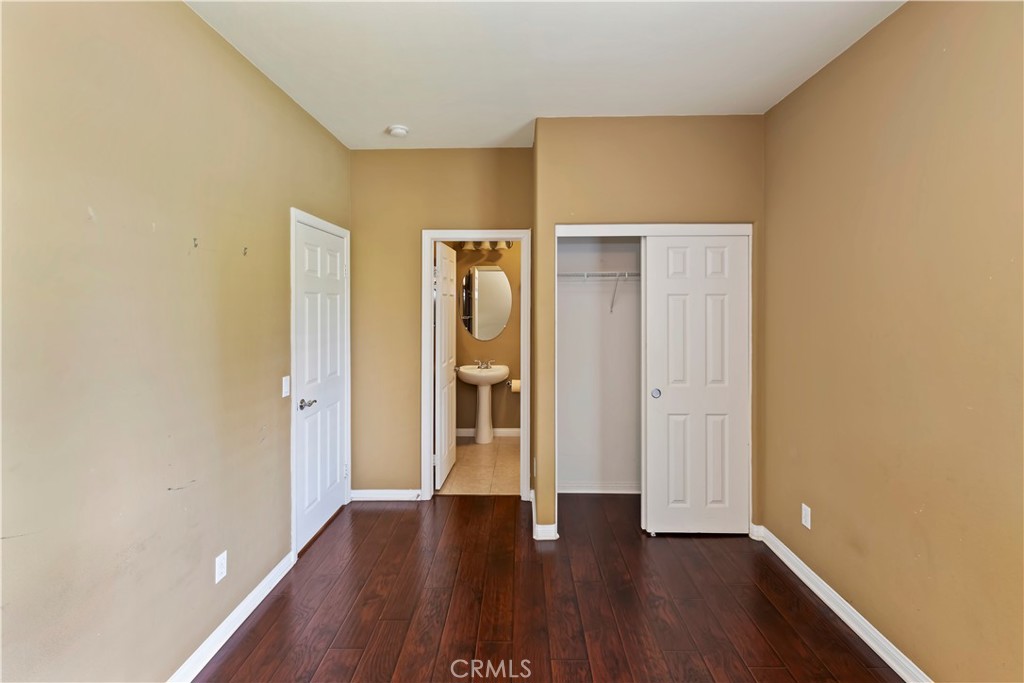 https://media.crmls.org/medias/0fb98eb9-de0b-4a48-862f-040194d4ca13.jpg?preset=X-Large