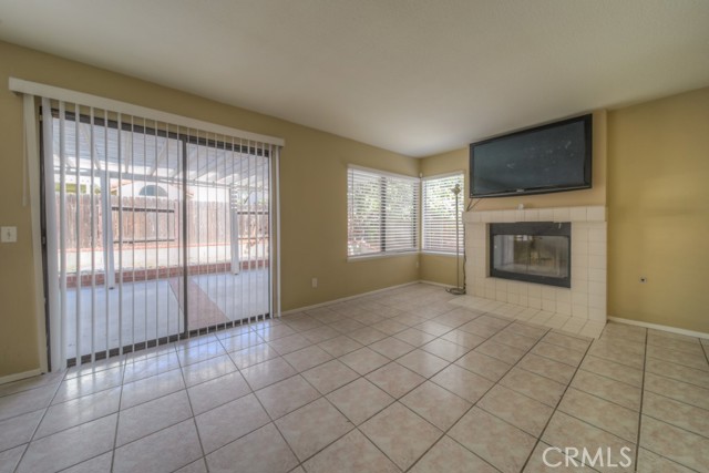 15576 Carmel Verde Lane, Moreno Valley CA: https://media.crmls.org/medias/0fbac3fa-8a3a-4de4-856b-747e9529ba56.jpg