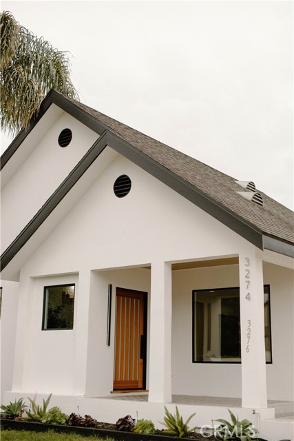 Detail Gallery Image 2 of 17 For 3274 Garden Ave, Los Angeles,  CA 90039 - 3 Beds | 3 Baths