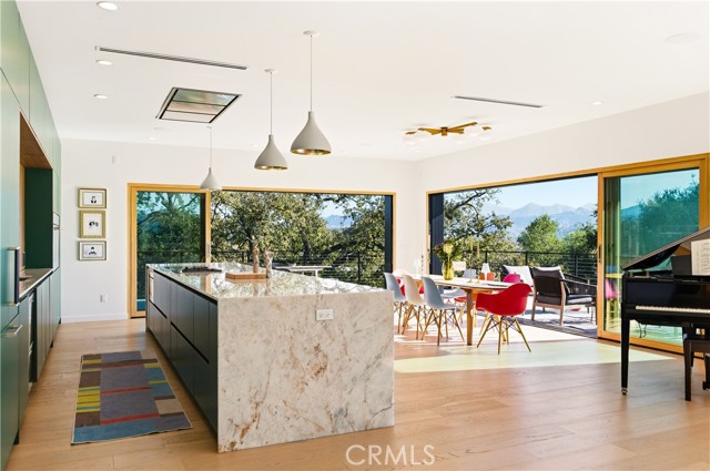 976 Ranch House, Westlake Village CA: https://media.crmls.org/medias/0fbb1748-812e-4cf4-8bb3-833c246f05ab.jpg