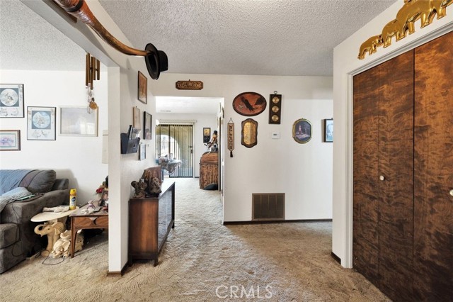 Detail Gallery Image 19 of 29 For 2581 Country Club Dr, Barstow,  CA 92311 - 3 Beds | 2 Baths