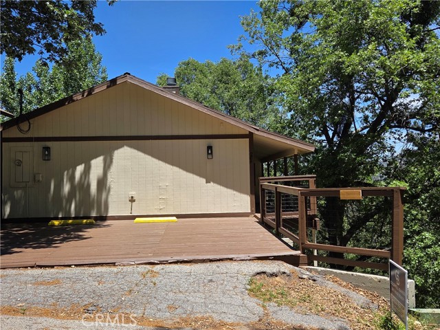 284 Davos Drive, Crestline CA: https://media.crmls.org/medias/0fbb9cc2-2bc6-46c3-8170-3c26d641338c.jpg