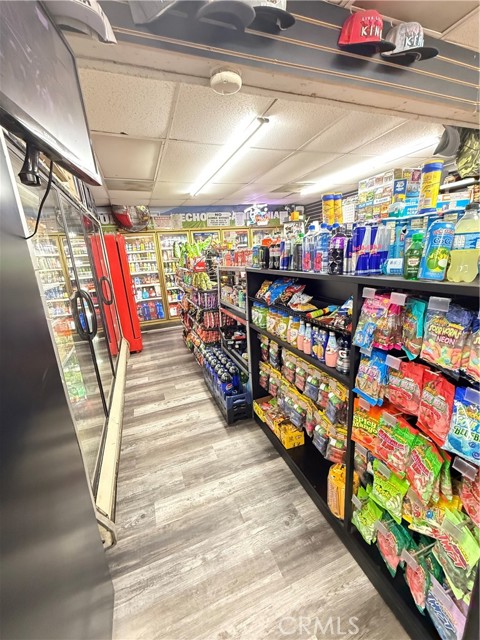 3738 S Cherry Avenue, Fresno CA: https://media.crmls.org/medias/0fbd39cd-8784-4fdd-99bc-1195c276e437.jpg