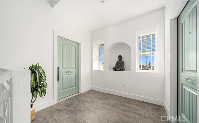 Detail Gallery Image 8 of 23 For 4539 1/2 St Elmo Dr, Los Angeles,  CA 90019 - 4 Beds | 3 Baths