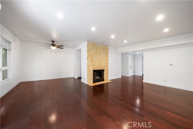 Detail Gallery Image 13 of 22 For 1242 S Barrington #301,  Los Angeles,  CA 90025 - 2 Beds | 2 Baths