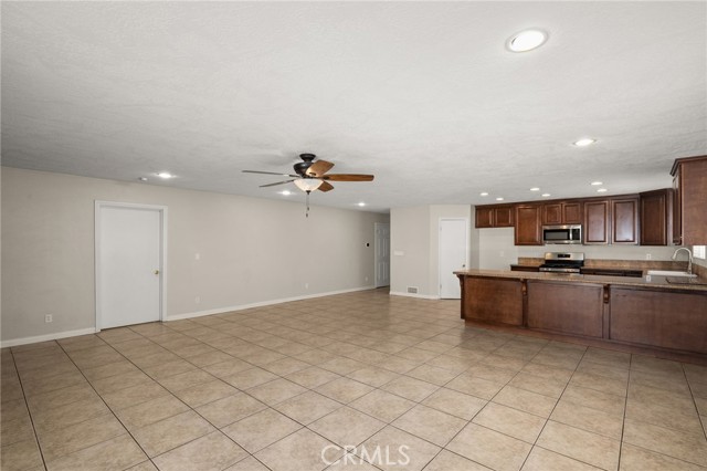 Detail Gallery Image 17 of 46 For 12680 Pinehurst Trl, Victorville,  CA 92395 - 3 Beds | 2 Baths