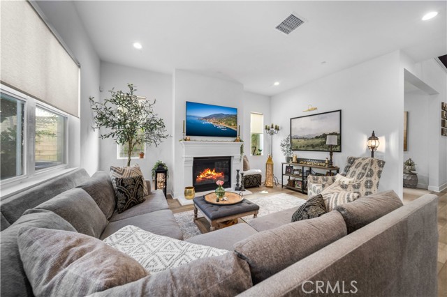 Detail Gallery Image 13 of 61 For 19127 Malabar St, Canyon Country,  CA 91351 - 5 Beds | 4 Baths