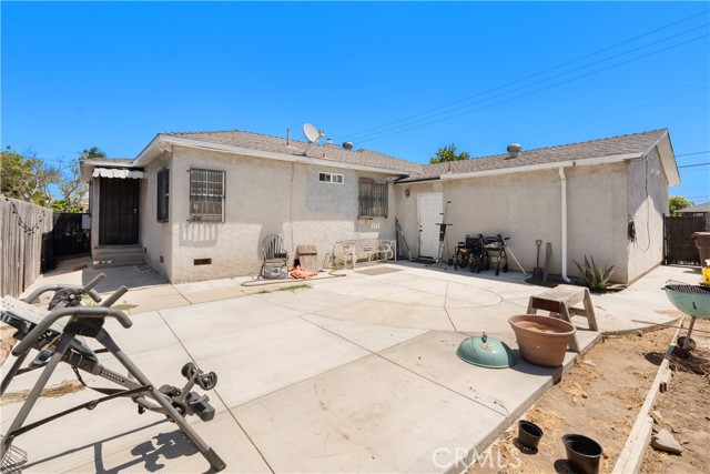 11905 Freeman, Hawthorne CA: https://media.crmls.org/medias/0fbe6265-af9c-4b00-8ba2-417e9efcfb0f.jpg