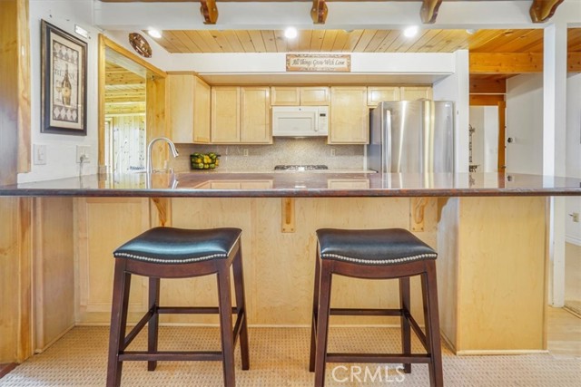 Detail Gallery Image 7 of 39 For 1954 Nob Hill Dr, Running Springs,  CA 92382 - 4 Beds | 2 Baths