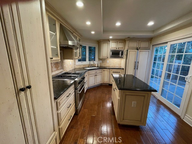 Detail Gallery Image 7 of 18 For 16 Caraway, Irvine,  CA 92604 - 3 Beds | 2 Baths